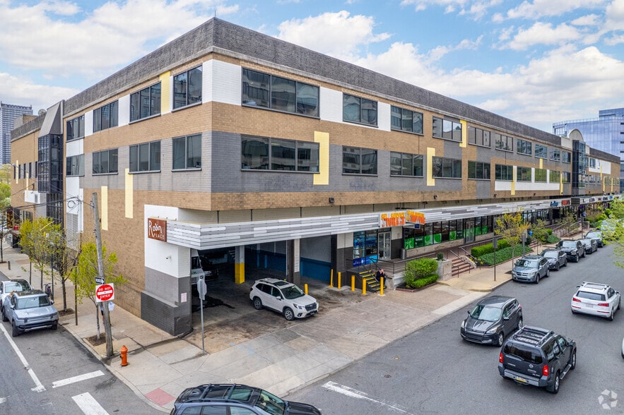 More Photos Of 2000 Hamilton St, Philadelphia Office For Lease