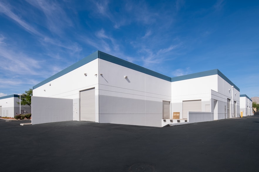 More Photos Of 7310 Smoke Ranch Rd, Las Vegas Unknown For Lease