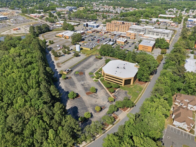 More Photos Of 300 Medical Pky, Chesapeake Medical For Lease