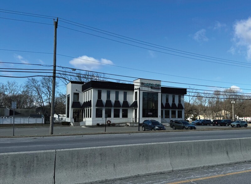 Primary Photo Of 411 Route 23, Pompton Plains Restaurant For Sale