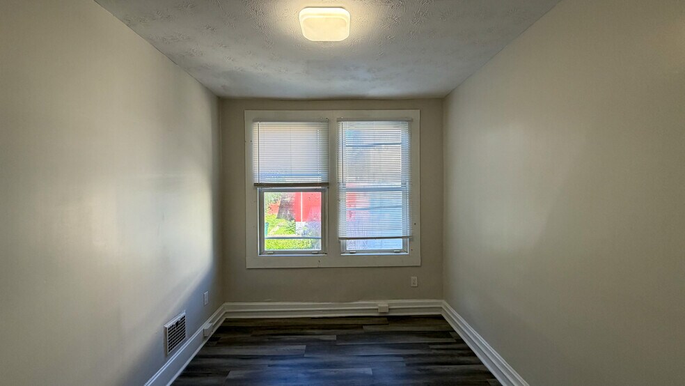 More Photos Of 275 McCormick Pl, Cincinnati Apartments For Sale