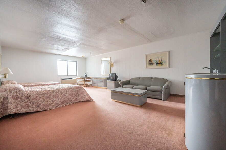 More Photos Of 4858 Route 32, Catskill Hotel For Lease