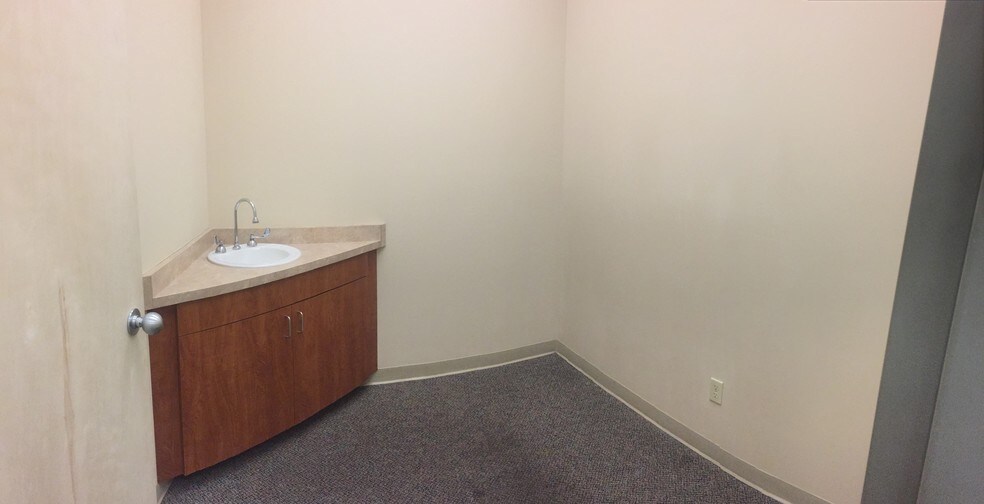 More Photos Of 2620 Tenderfoot Hill St, Colorado Springs Medical For Lease