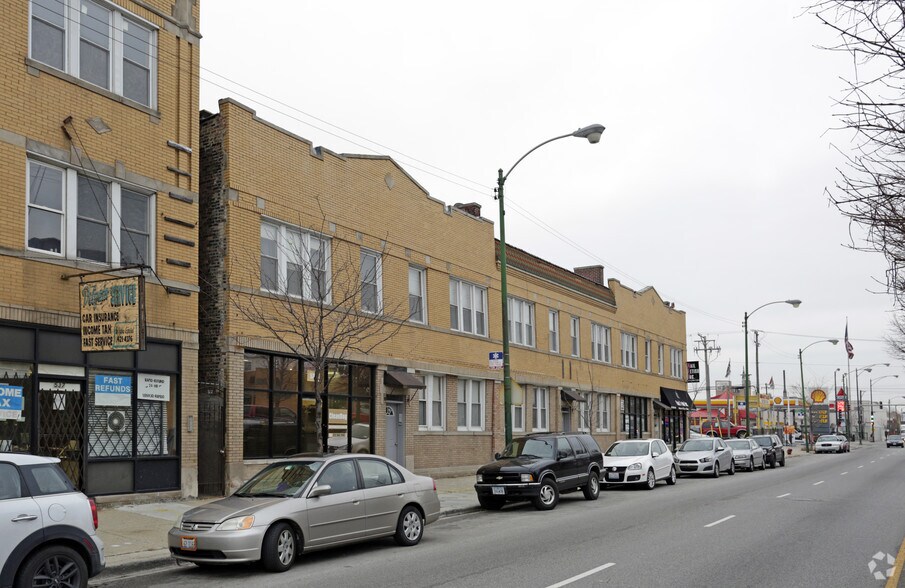More Photos Of 525-527 N Ashland Ave, Chicago Storefront Retail Residential For Sale