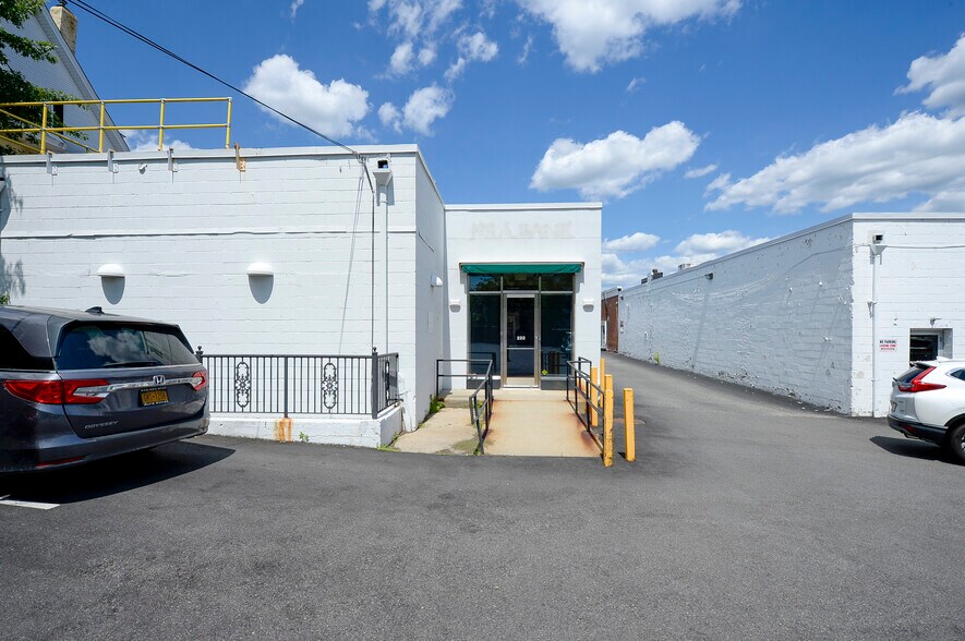 More Photos Of 222 E Ridgewood Ave, Ridgewood Freestanding For Lease