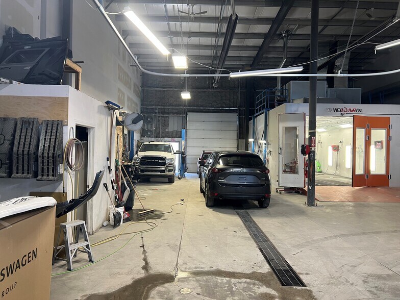 More Photos Of 7609 Sparrow Dr, Leduc Warehouse For Sale