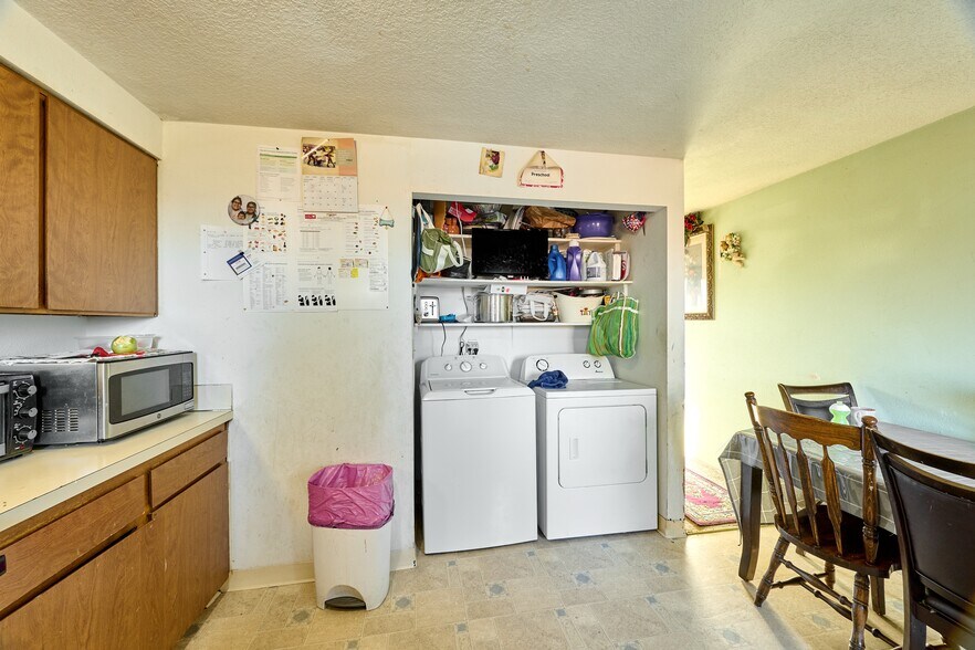 More Photos Of 880 N Pershing St, Mount Angel Apartments For Sale