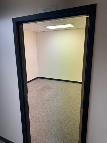 More Photos Of 10-14 W Burlington Ave, La Grange Storefront Retail Office For Lease