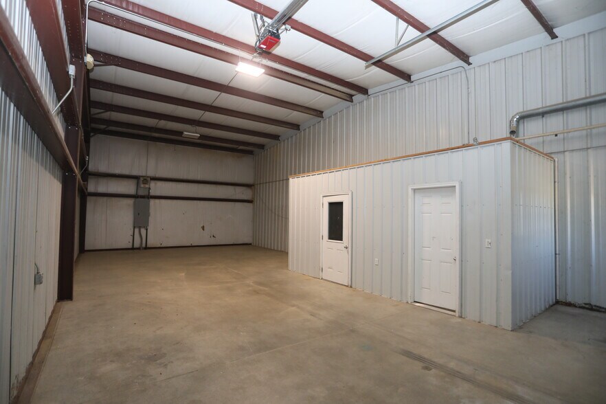 More Photos Of 8450 E Trade Center Dr, Columbia Showroom For Lease