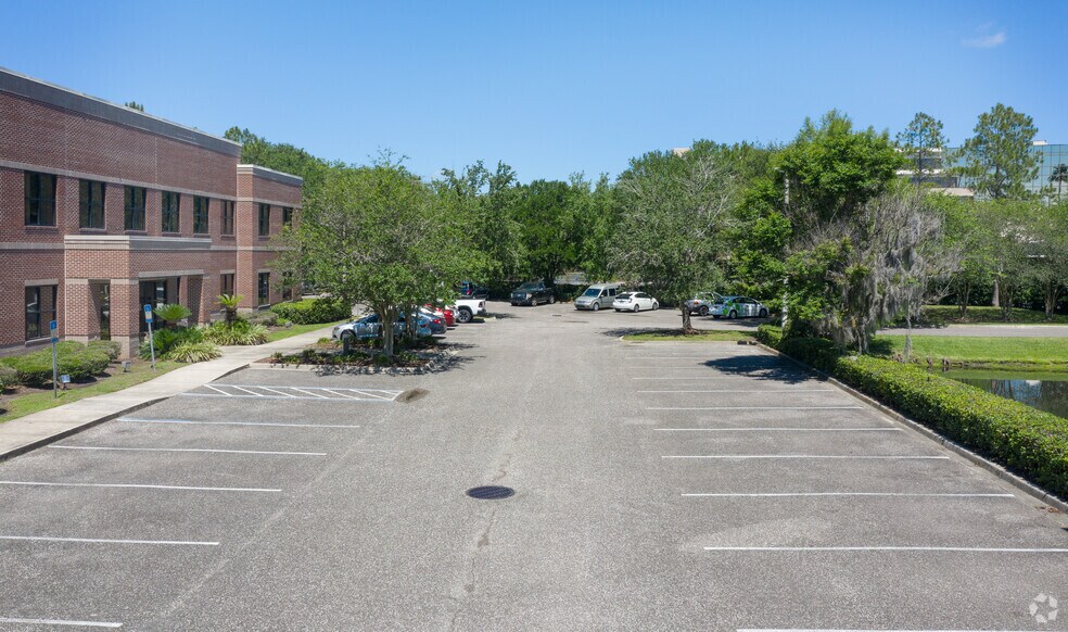 More Photos Of 4720 Salisbury Rd, Jacksonville Coworking Space