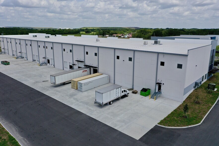 More Photos Of 1585 Centennial Blvd, Bartow Unknown For Lease