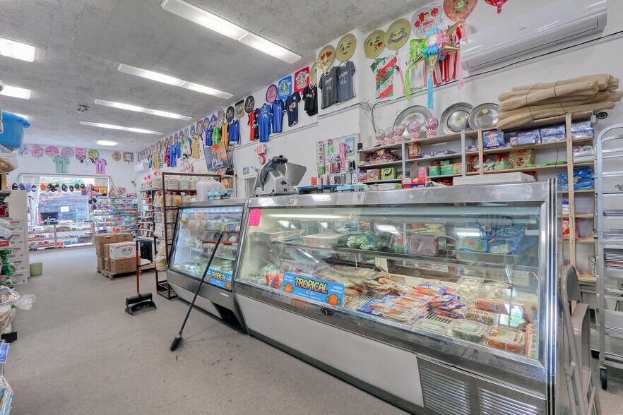 More Photos Of 59 N Main St, Liberty Loft Creative Space For Sale