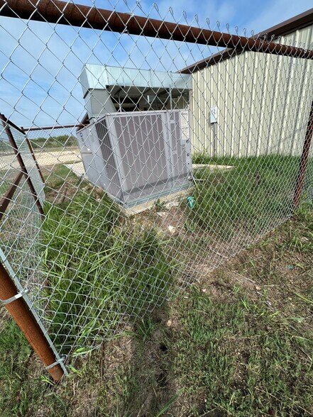 More Photos Of 4017 Interstate 10, Seguin Self Storage For Sale