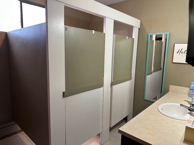 More Photos Of 8004 44th St W, University Place Religious Facility For Sale