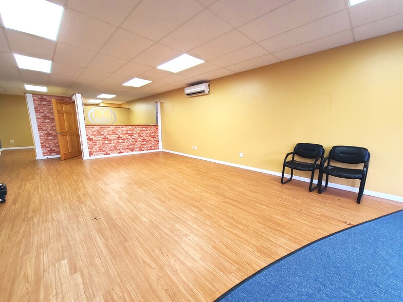 More Photos Of 351-357 W Sunrise Hwy, Freeport Storefront Retail Office For Lease