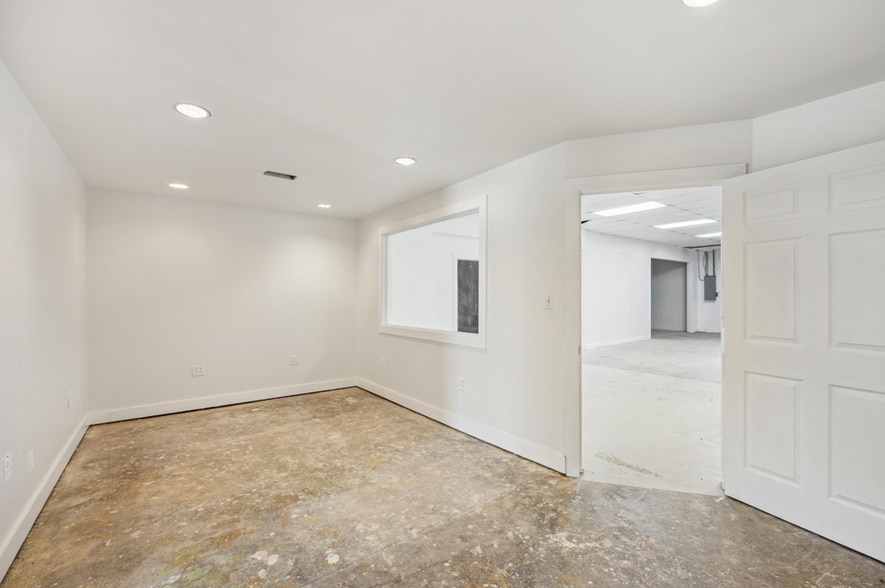 More Photos Of 10226 Georgibelle Dr, Houston Unknown For Lease