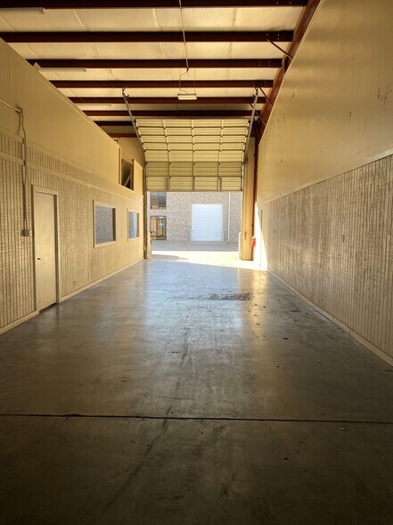 More Photos Of 5708 N Shepherd Dr, Houston Unknown For Lease