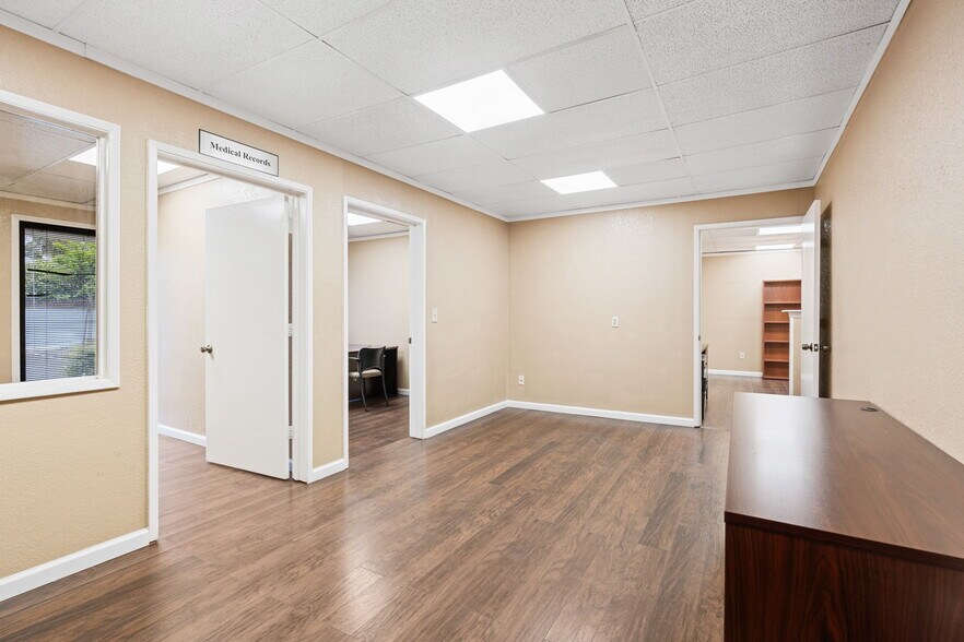 More Photos Of 1665 W Shaw Ave, Fresno Medical For Sale