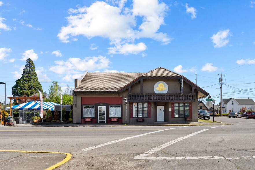 Primary Photo Of 215-225 N Main St, Mount Angel Freestanding For Sale
