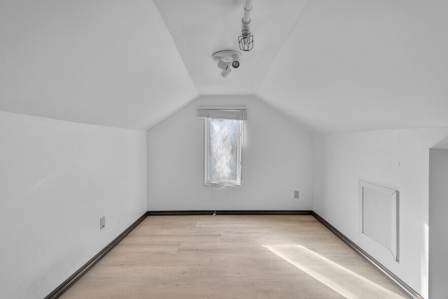 More Photos Of 2420 4th Ave S, Minneapolis Apartments For Sale