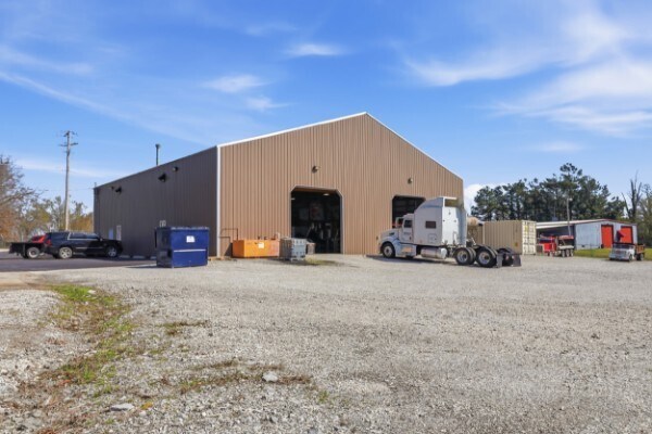 More Photos Of 1018 Abiff Rd, Bon Aqua Service For Sale