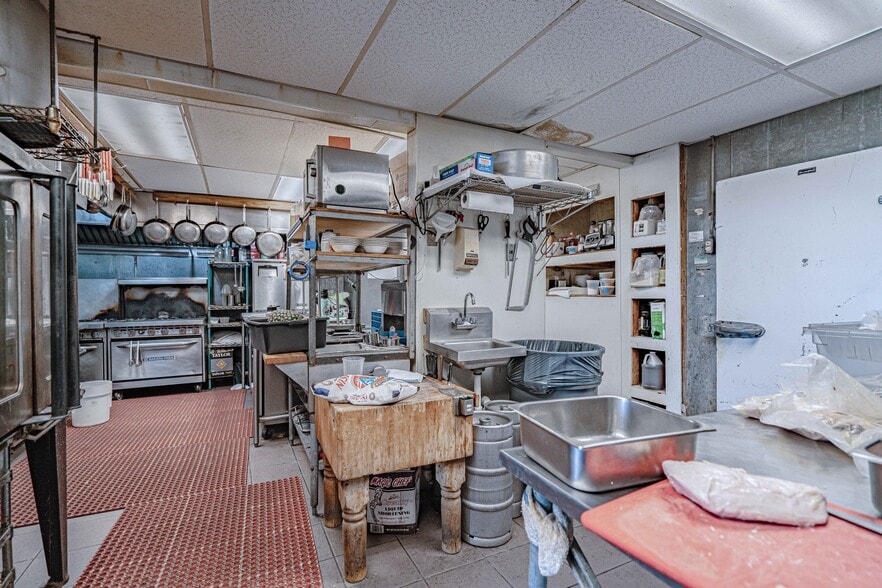 More Photos Of 754 Cherokee st, Fountain Hill Restaurant For Sale