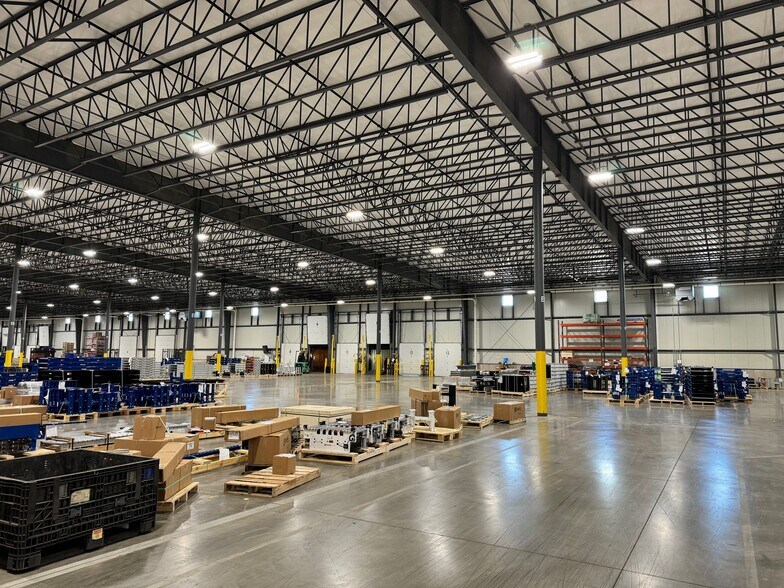 More Photos Of 3501 Fruit Ridge, Walker Manufacturing For Lease