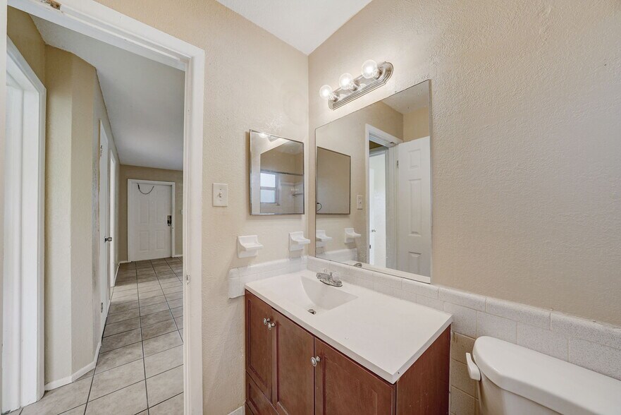 More Photos Of 3017 49th St S, Gulfport Apartments For Sale