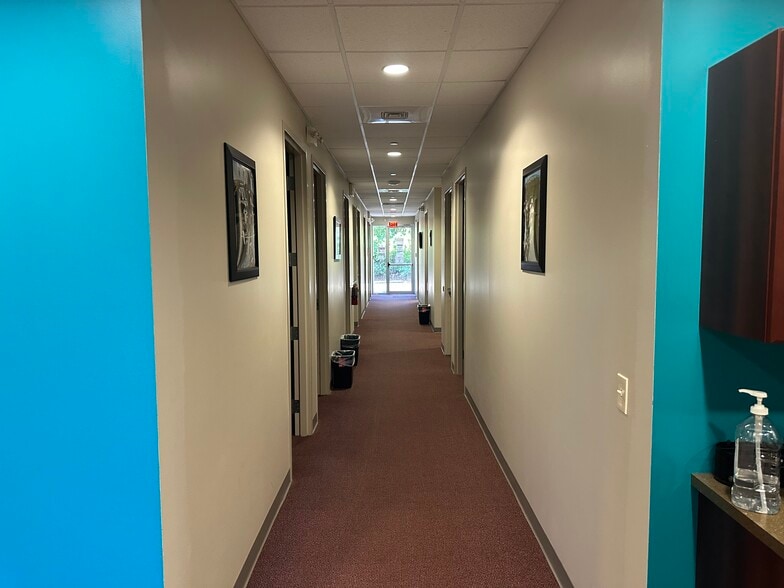 More Photos Of 9331 E Fowler Ave, Thonotosassa Flex For Lease