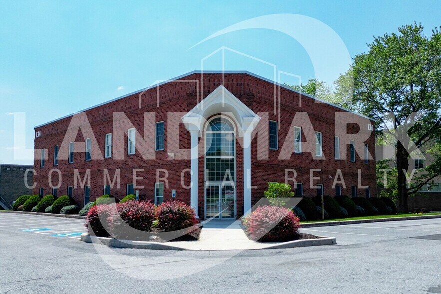 Primary Photo Of 134 Sipe Ave, Hummelstown Medical For Lease