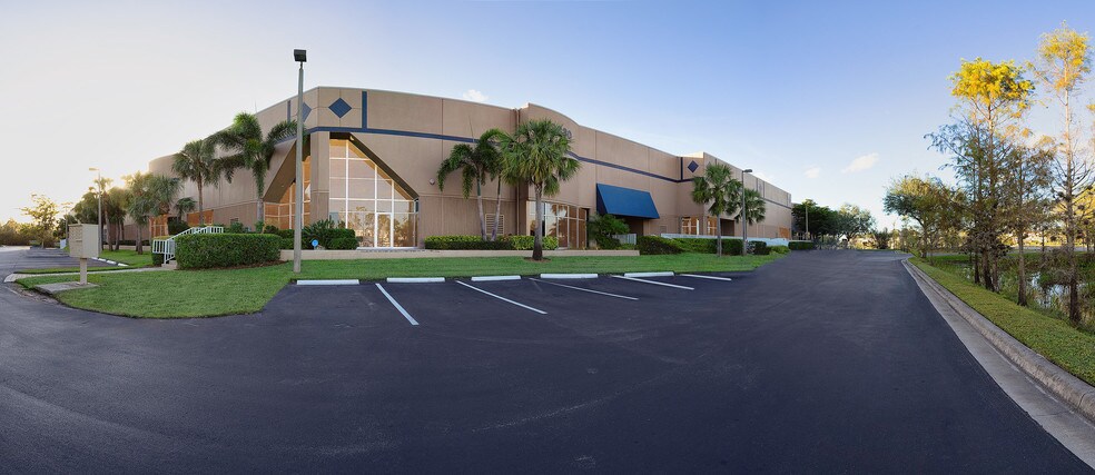 More Photos Of 13830 Jetport Commerce Pky, Fort Myers Warehouse For Lease