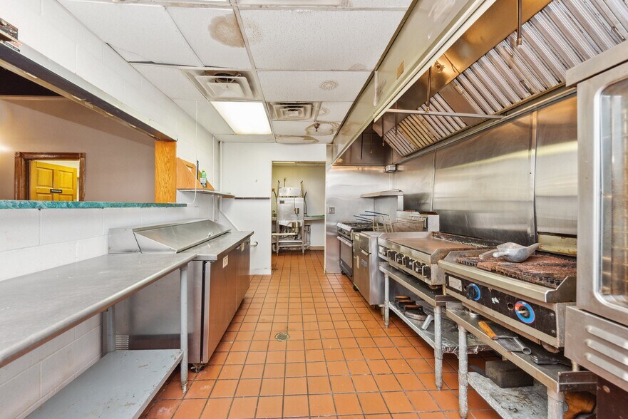 More Photos Of 470 Tucker Dr, Maysville Storefront Retail Office For Sale