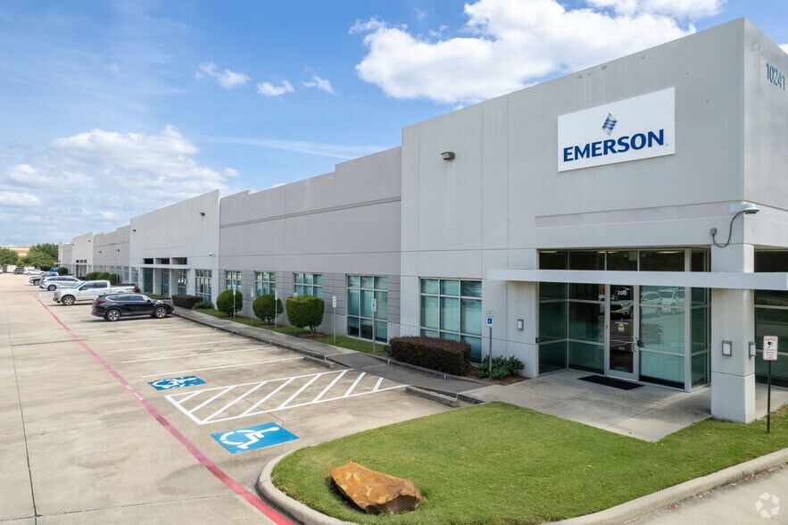 Primary Photo Of 10245 W Little York Rd, Houston Unknown For Lease