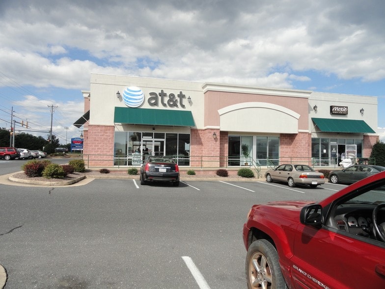 More Photos Of 1645 Reservoir St, Harrisonburg Storefront For Lease