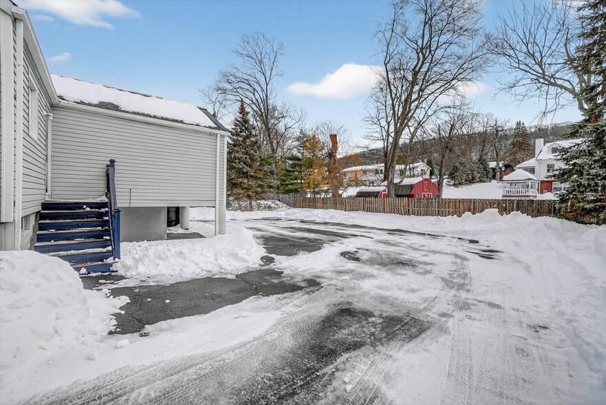 More Photos Of 75 Ramapo Rd, Garnerville Office For Sale