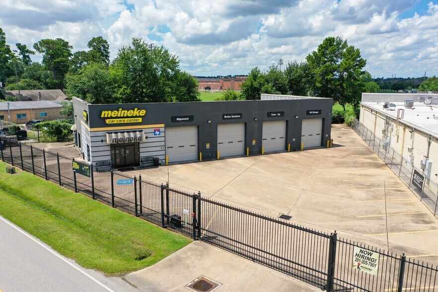 More Photos Of 17711 Old Louetta Rd, Houston Auto Repair For Lease