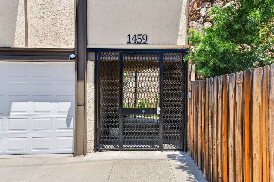 More Photos Of 1459 Stanley Ave, Glendale Apartments For Sale