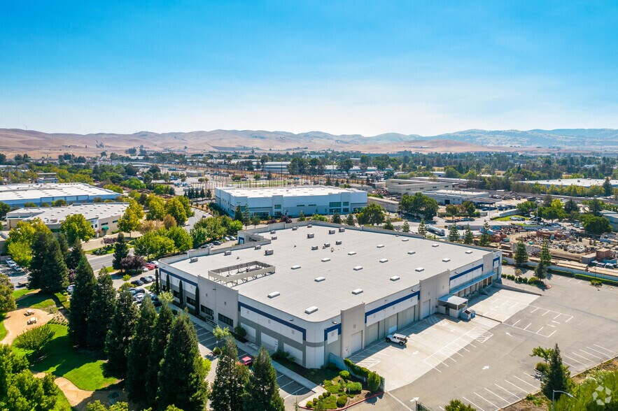 More Photos Of 6465 National Dr, Livermore Research And Development For Lease