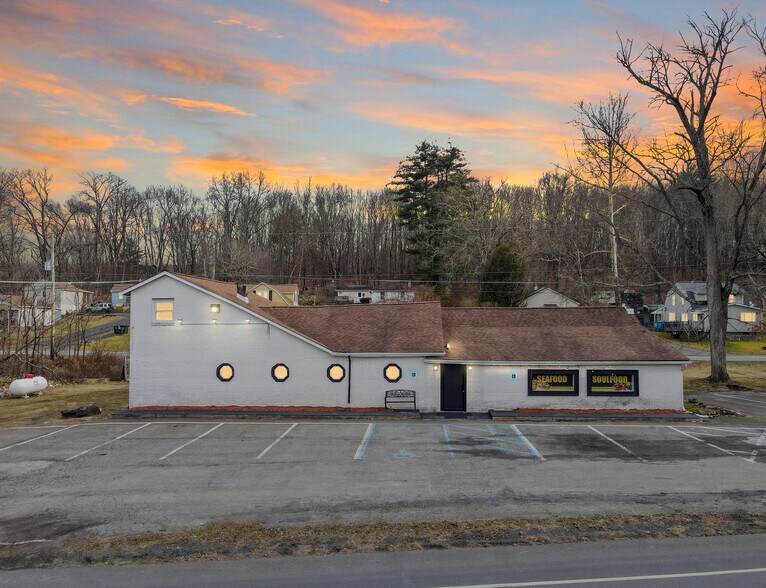 Primary Photo Of 2080 Milford Rd, East Stroudsburg Restaurant For Lease
