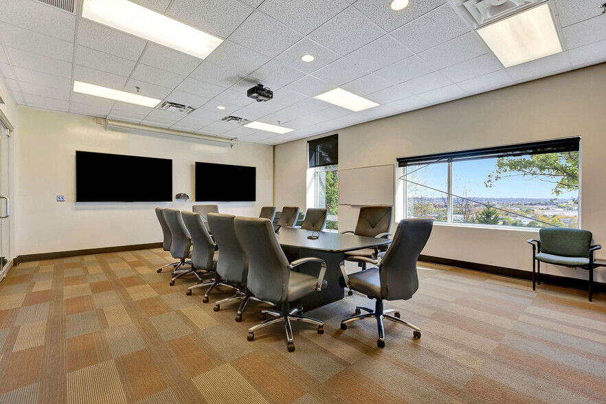 More Photos Of 4400 Port Union Rd, West Chester Light Distribution For Lease