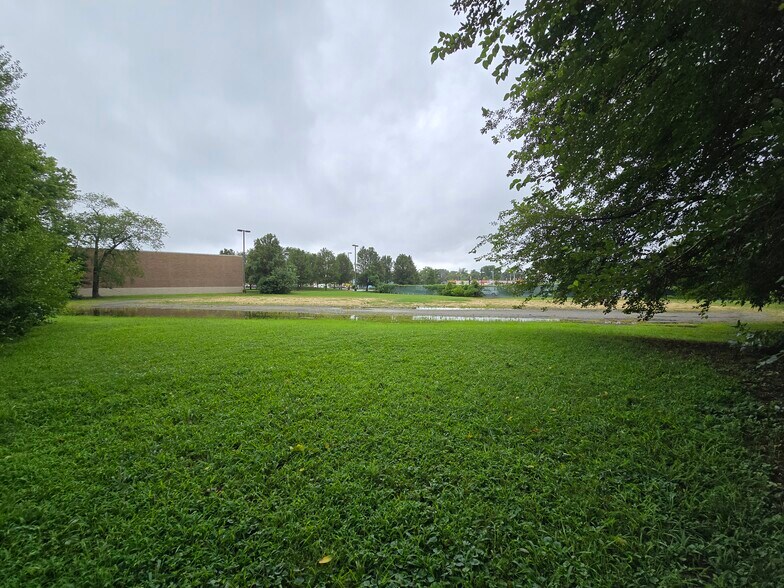 More Photos Of 383 N DuPont Hwy, Dover Land For Lease