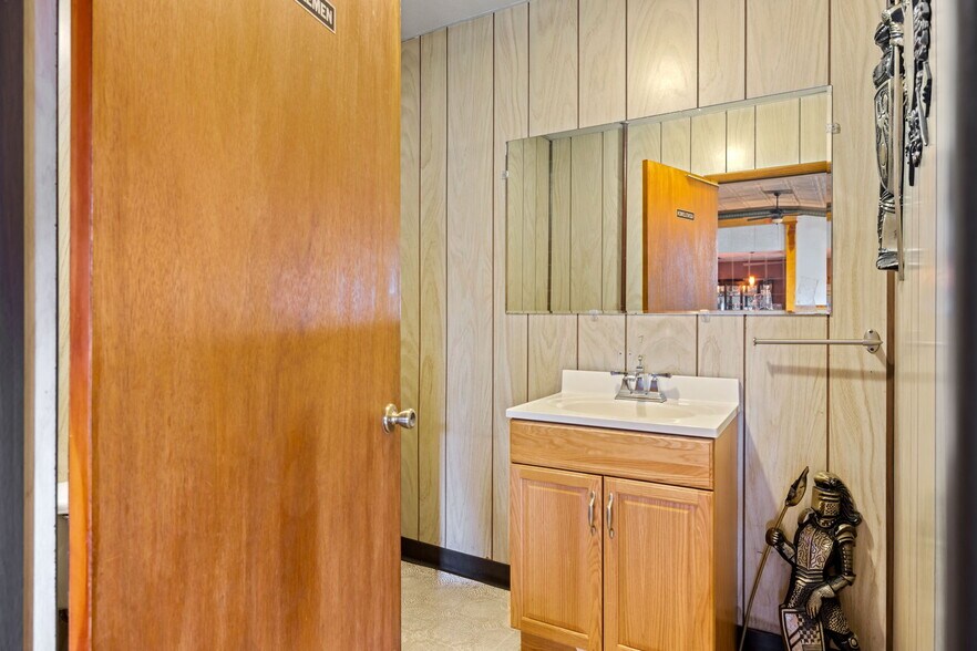 More Photos Of 1000 W State St, Coal Township Restaurant For Sale