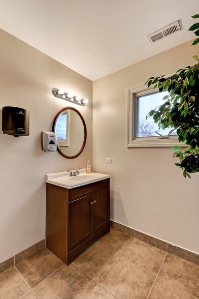 More Photos Of 103 E Ogden Ave, Clarendon Hills Medical For Sale