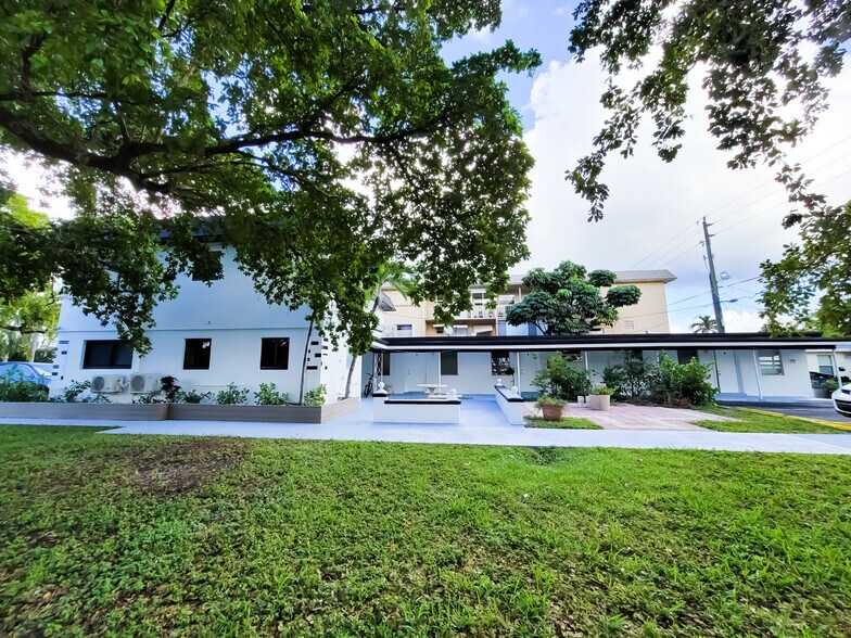 More Photos Of 1858 Dewey St, Hollywood Apartments For Sale