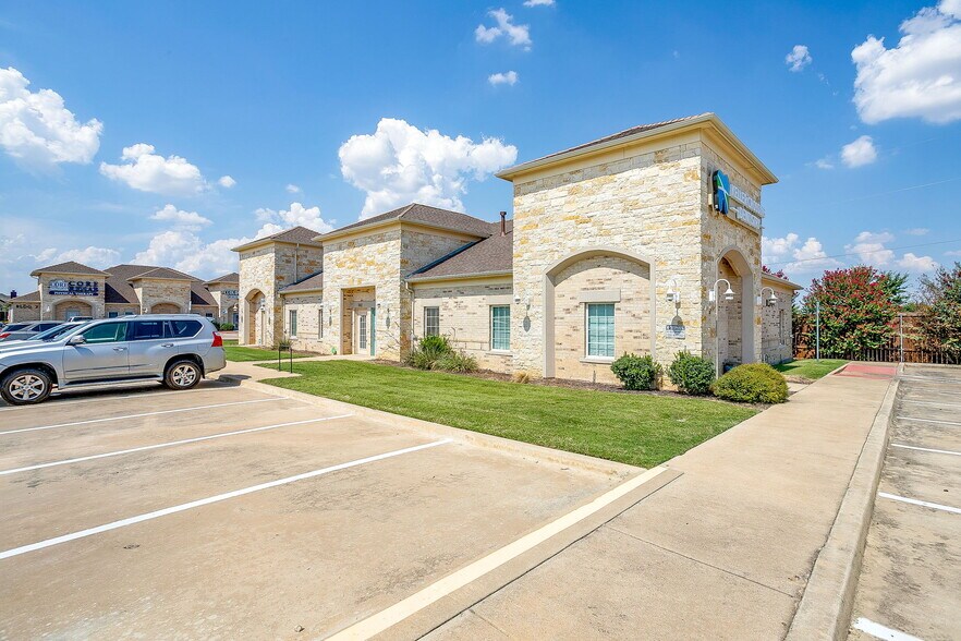 More Photos Of 11751 Alta Vista Rd, Fort Worth Medical For Lease