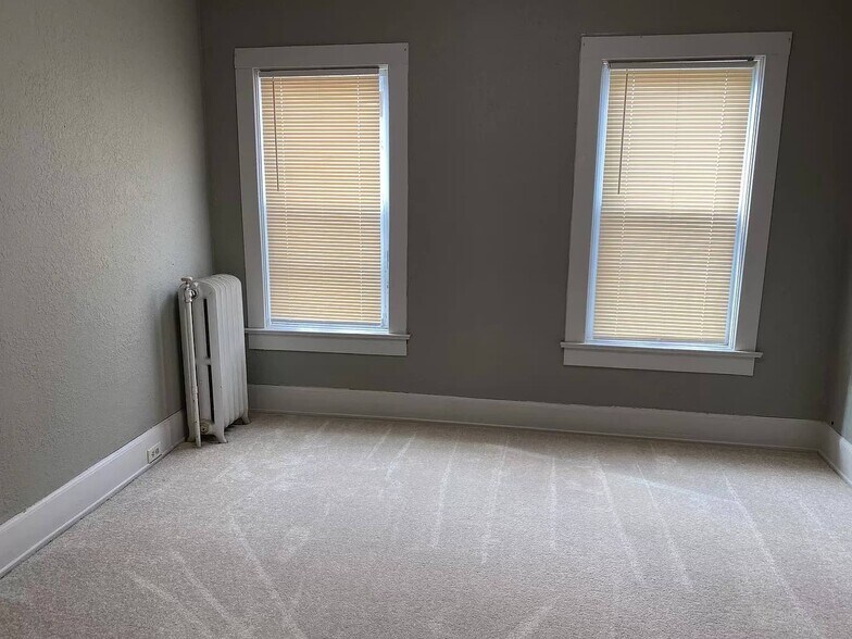 More Photos Of 610 Mulberry St, Rockford Apartments For Sale