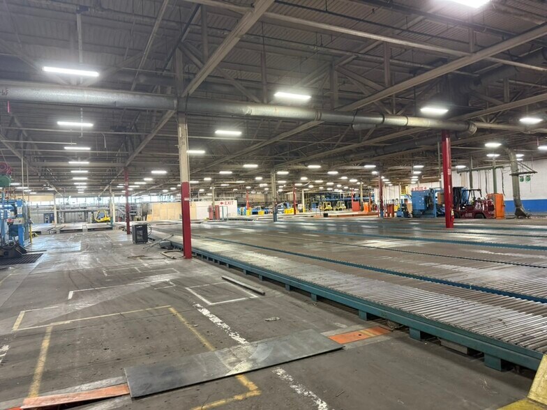 More Photos Of 1601 Blair's Ferry Rd NE, Cedar Rapids Manufacturing For Lease
