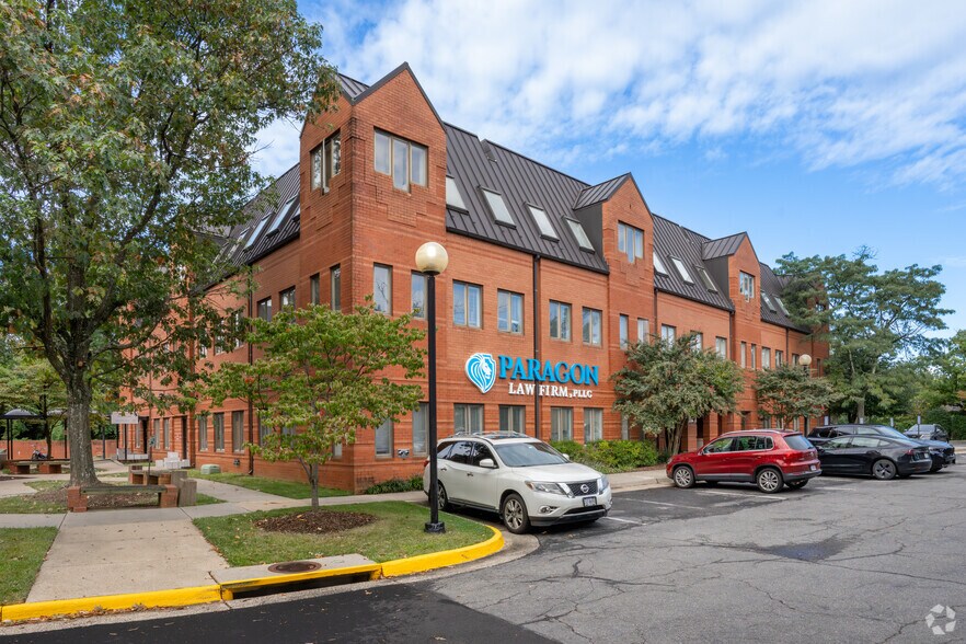 More Photos Of 8233 Old Courthouse Rd, Vienna Medical For Lease