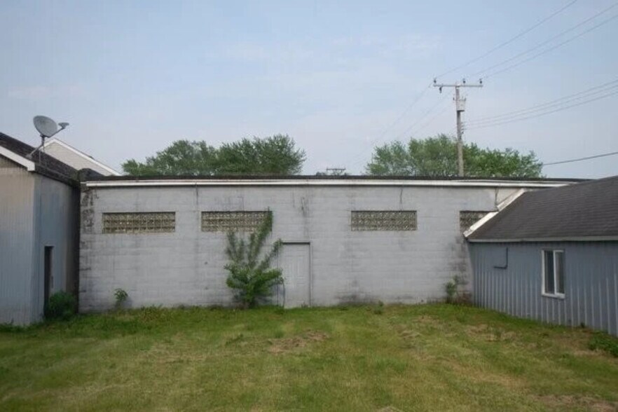 More Photos Of 4225 East St, Akron Office For Sale