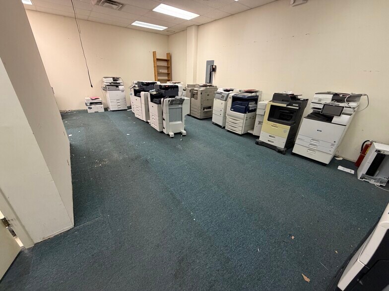 More Photos Of 256 Vann Dr, Jackson Storefront Retail Office For Sale